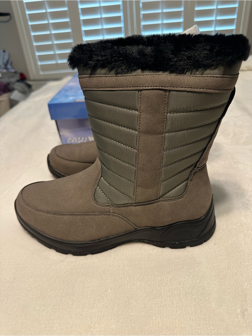 Women’s Winter Faux-Fur Lined Mid-Calf Boot - Gray